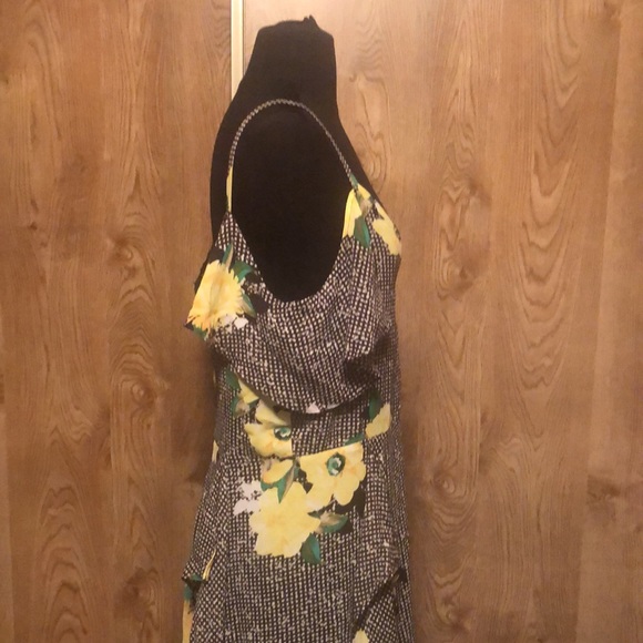 Pretty Flowing Dress by INC International Concepts Size 12 - Picture 13 of 17